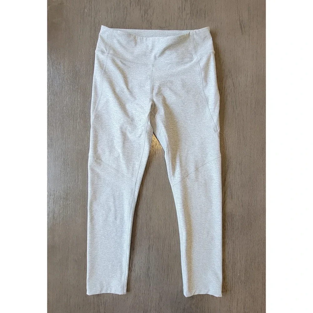 Outdoor Voices Warm-Up 3/4 Leggings Color Dove (Grey) Size‎ Medium